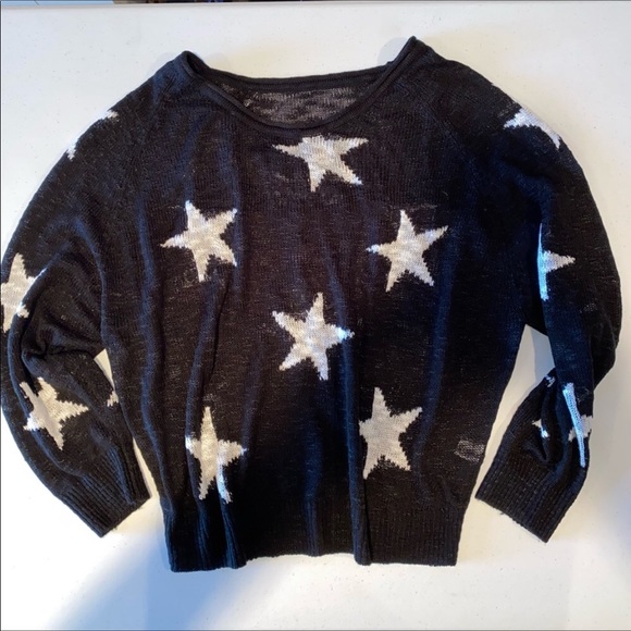 Slouchy black & white star thin sweater. Size L - Picture 2 of 3